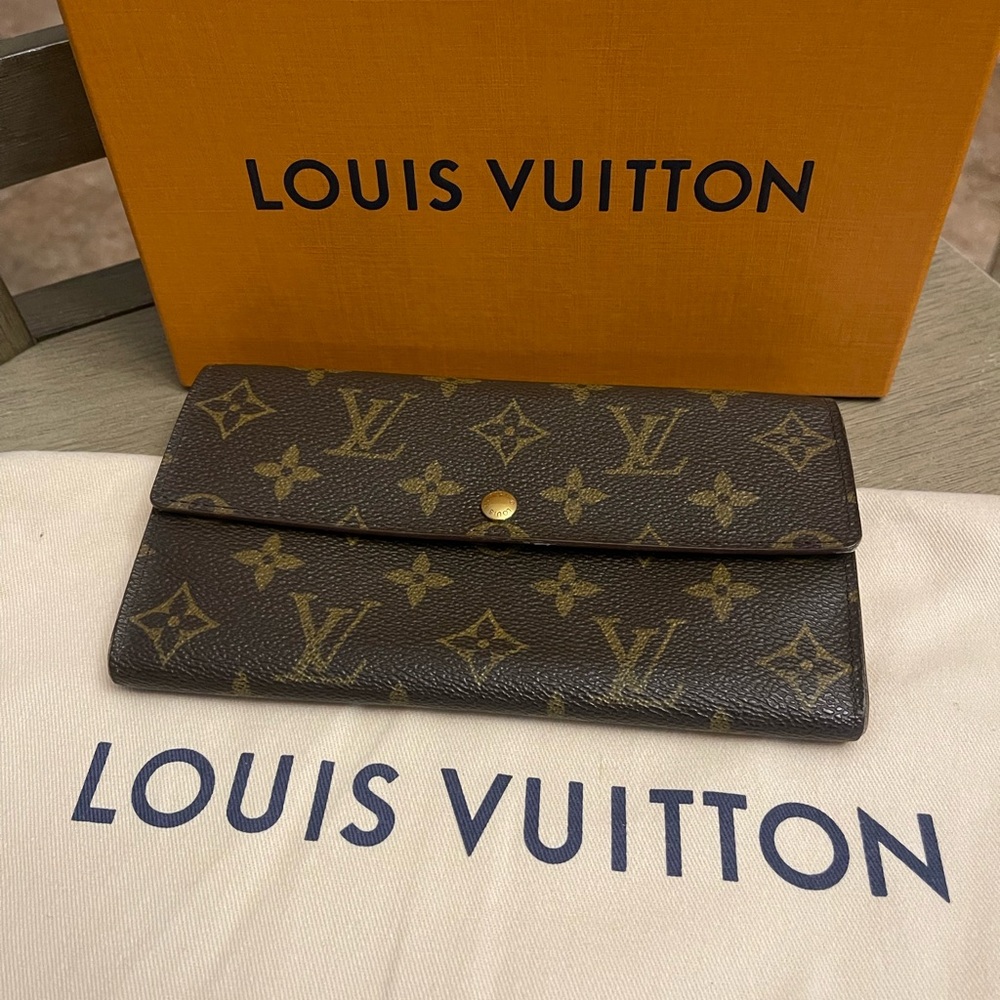 Louis Vuitton Vintage Sarah Wallet